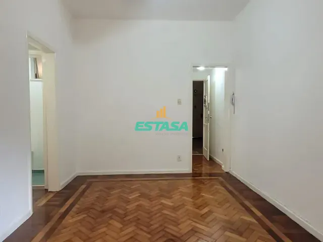 Apartamento 1 quarto e 1 banheiro, para alugar, no bairro Laranjeiras em Rio de Janeiro