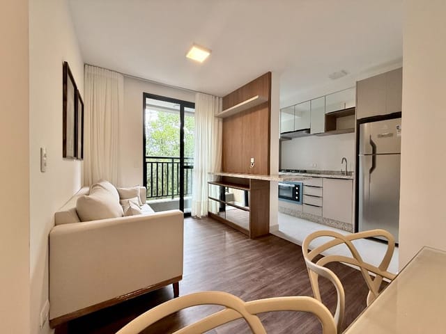 Apartamento 2 quartos e 1 banheiro, para alugar, no bairro Ecoville em Curitiba