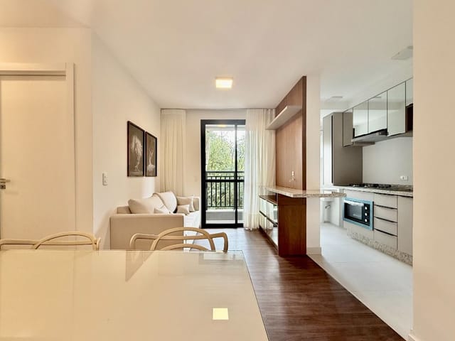 Apartamento 2 quartos e 1 banheiro, para alugar, no bairro Ecoville em Curitiba