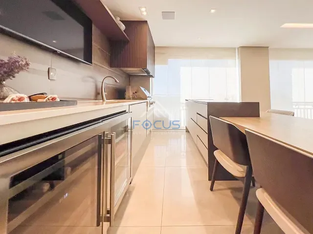 Apartamento com 296m² 4 quartos e 6 banheiros, à venda, no bairro Anhangabaú em Jundiaí