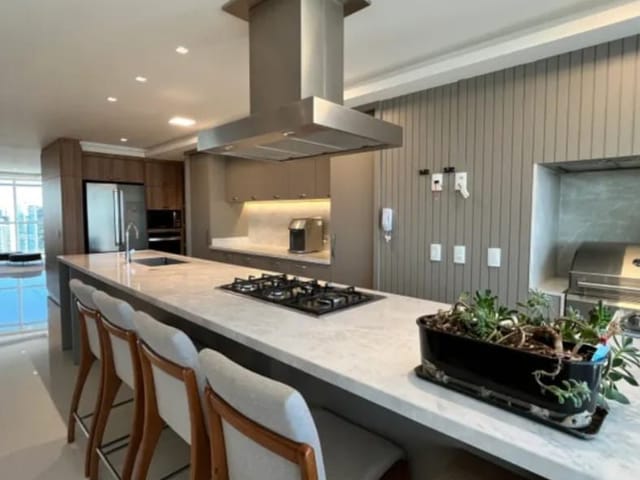 Apartamento 4 quartos e 5 banheiros, à venda, no bairro Centro em Balneário Camboriú
