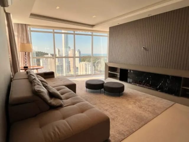Apartamento 4 quartos e 5 banheiros, à venda, no bairro Centro em Balneário Camboriú