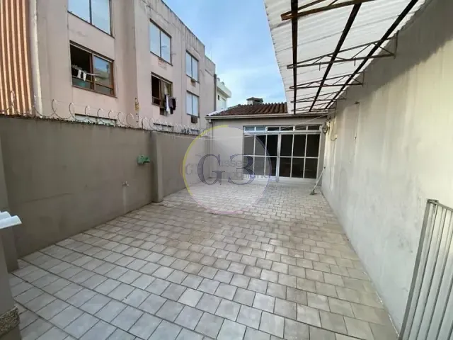 Apartamento 3 quartos e 3 banheiros, para alugar, no bairro Centro em Pelotas