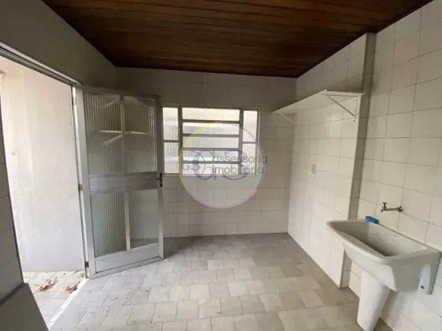 Apartamento 3 quartos e 3 banheiros, para alugar, no bairro Centro em Pelotas