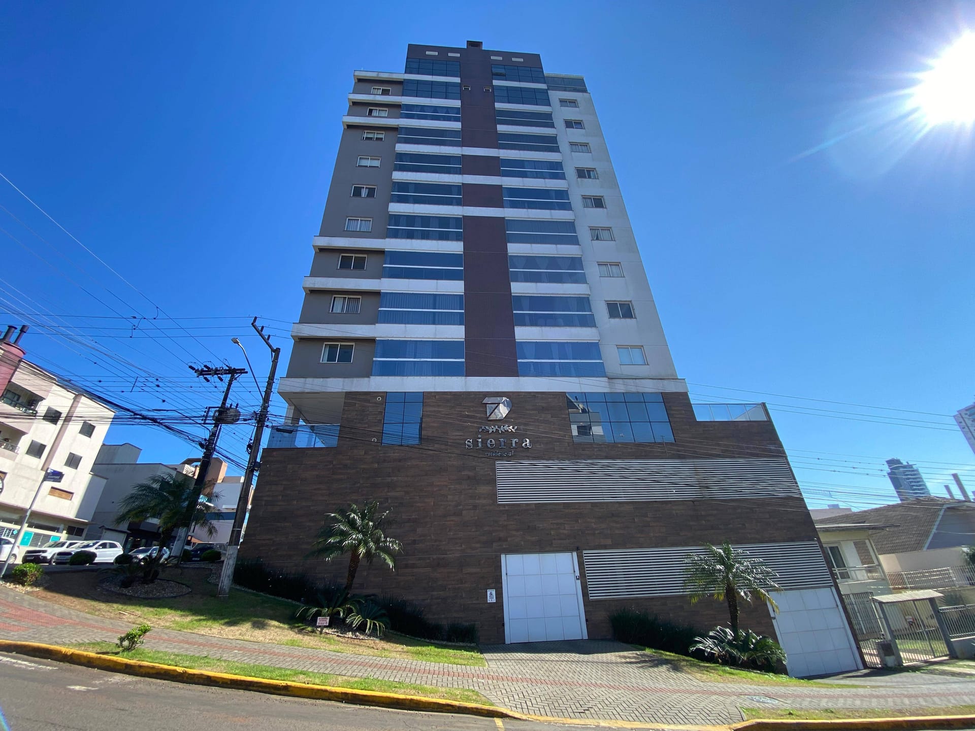Apartamento para alugar com 4 dormitórios, 1 banheiro, 2 vagas de garagens e 122m² de área privativa no bairro Presidente Médici