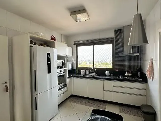 Apartamento com 300m² 4 quartos e 4 banheiros, à venda, no bairro Judith em Londrina
