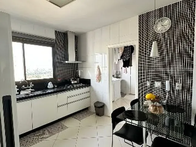 Apartamento com 300m² 4 quartos e 4 banheiros, à venda, no bairro Judith em Londrina