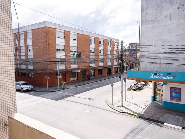 Apartamento com 47m² 1 quarto e 1 banheiro, para alugar, no bairro Centro em Pelotas