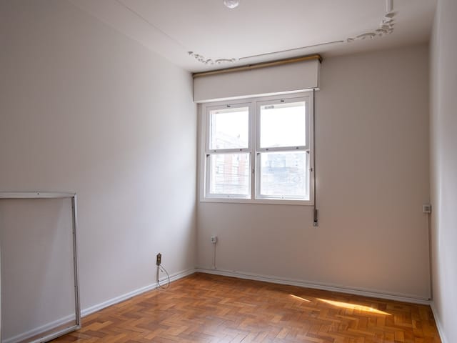 Apartamento com 47m² 1 quarto e 1 banheiro, para alugar, no bairro Centro em Pelotas
