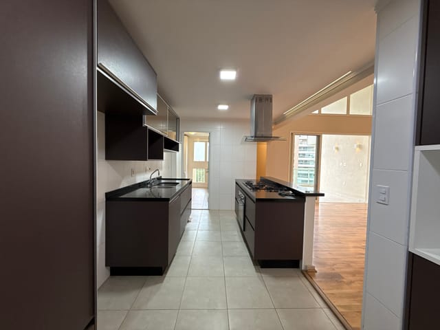 Apartamento com 172m² 3 quartos e 5 banheiros, à venda, no bairro Tamboré em Barueri