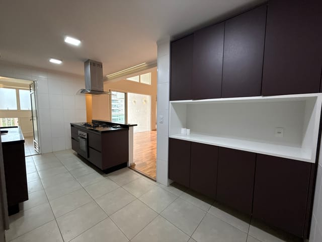 Apartamento com 172m² 3 quartos e 5 banheiros, à venda, no bairro Tamboré em Barueri