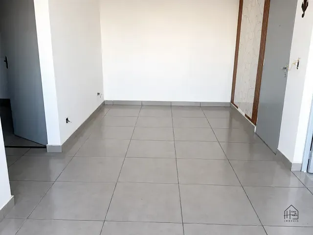 Apartamento 2 quartos e 1 banheiro, para alugar, no bairro Jardim Caiapiá em Cotia