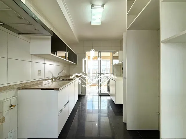Apartamento com 200m² 3 quartos e 5 banheiros, à venda, no bairro Alto da Boa Vista  em São Paulo