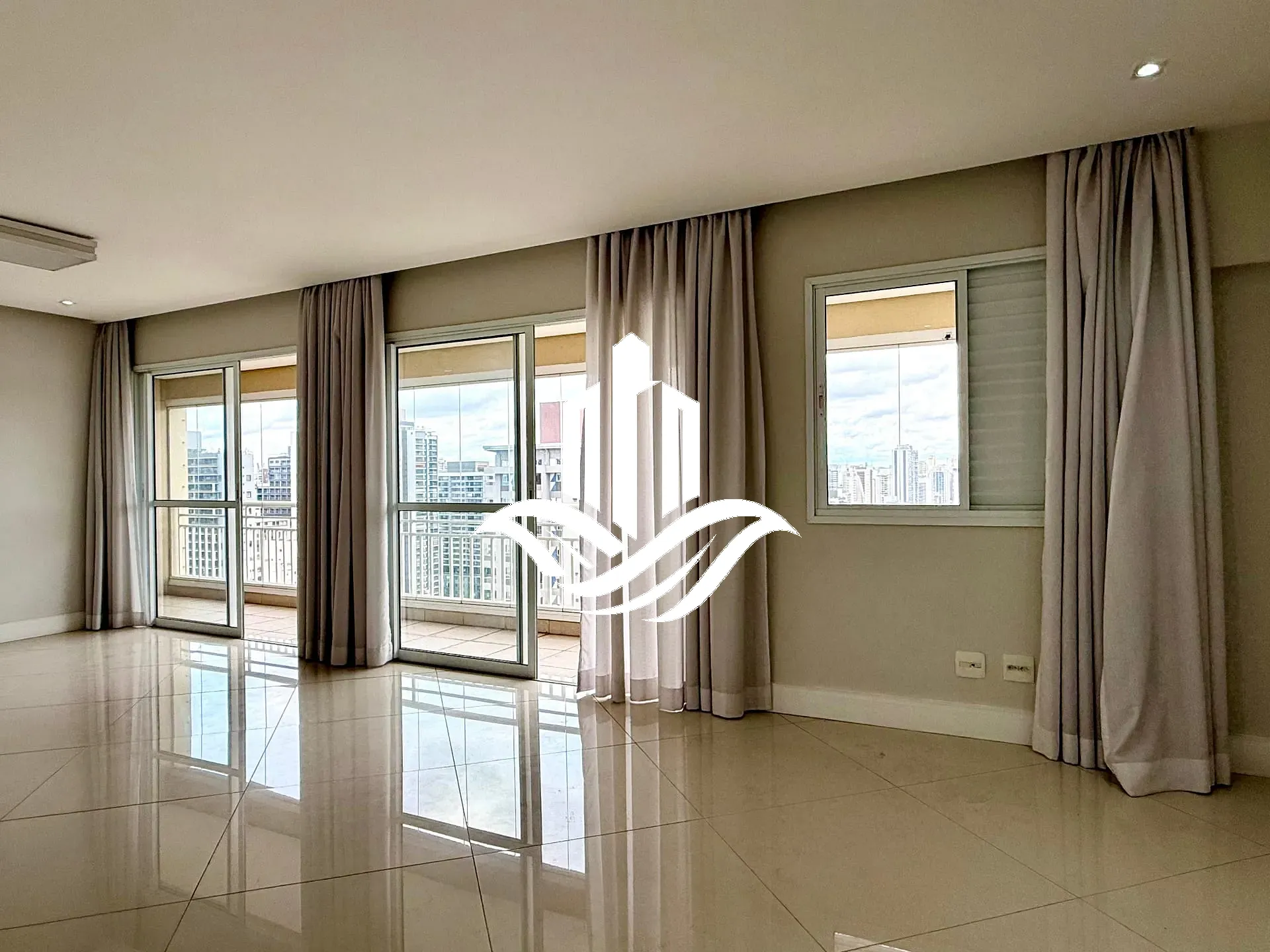 Apartamento, 3 quartos, 148 m² - Foto 1