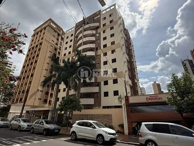 Apartamento com 360m² 4 quartos e 4 banheiros, à venda, no bairro Centro em Londrina