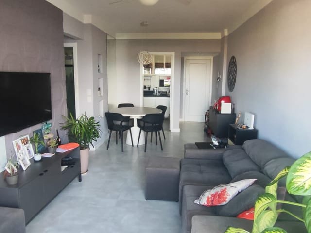Foto do Apartamento - Locação de apartamento com 3/4 (1 suíte), 82 m², sala 2 ambientes e varanda com vista livre. Reformado, planejados, ar, vaga coberta e lazer. | Santa Rosas Imóveis