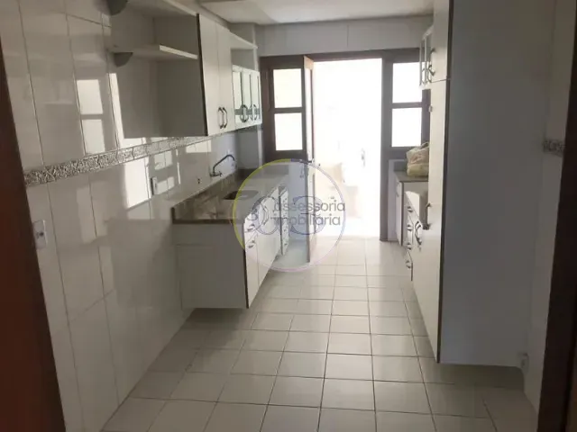 Apartamento 3 quartos e 1 banheiro, para alugar, no bairro Centro em Pelotas