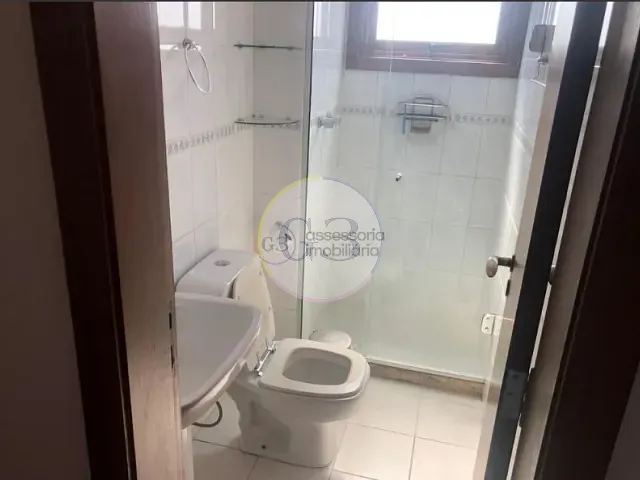 Apartamento 3 quartos e 1 banheiro, para alugar, no bairro Centro em Pelotas