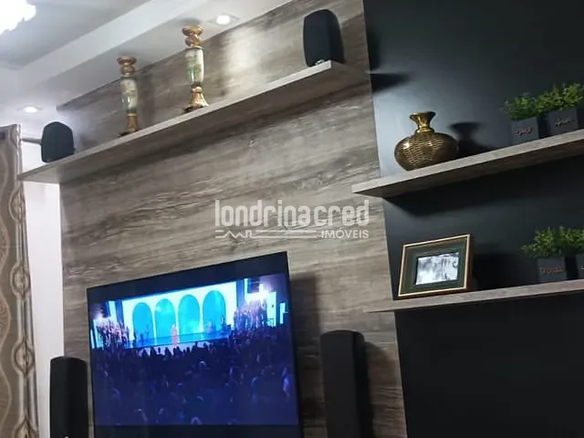 Apartamento com 65m² 3 quartos e 1 banheiro, à venda, no bairro Conjunto Habitacional Santiago II em Londrina
