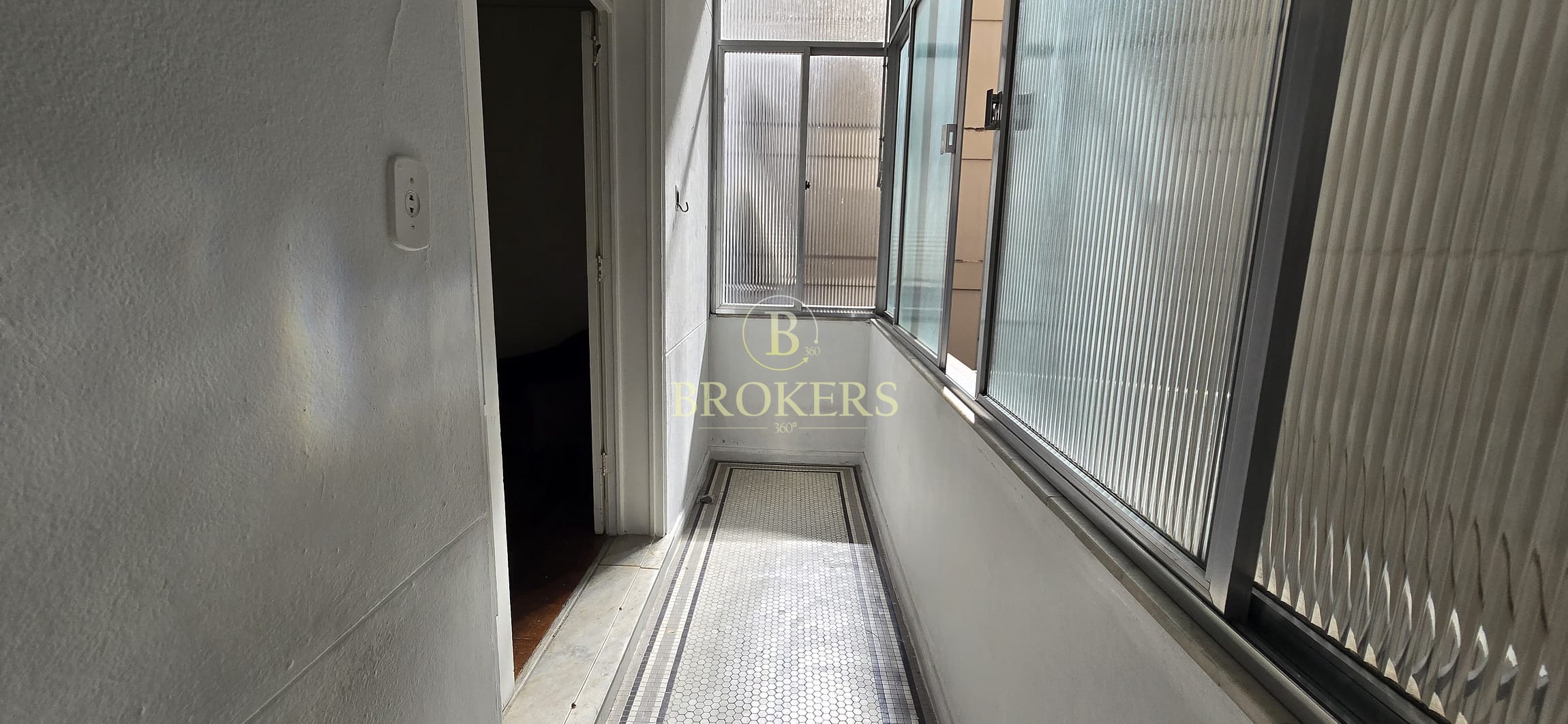 Apartamento à venda Rua Conde de Baependi - Flamengo. Varanda, 3 quartos, 2 banheiros. 90 m². Próximo à Praia, Largo do Machado e Metrô.