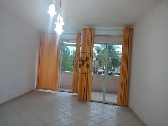 Apartamento com 208m² 4 quartos e 2 banheiros, à venda ou para alugar, no bairro Centro em Guaratinguetá