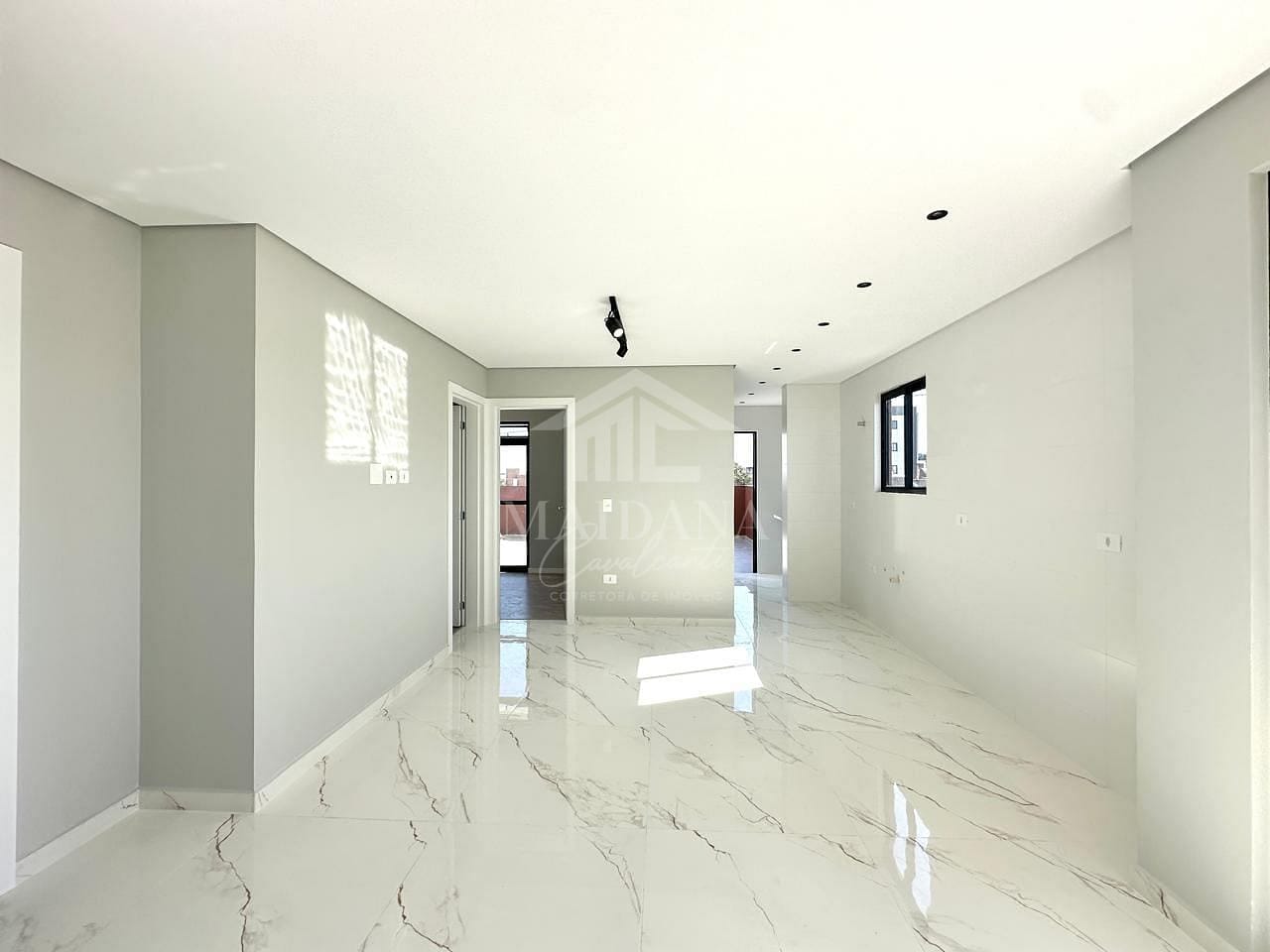 Apartamento à venda com 3 quartos, 61m² - Foto 2