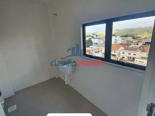 Apartamento 2 quartos e 1 banheiro, à venda, no bairro Monte Castelo em Volta Redonda