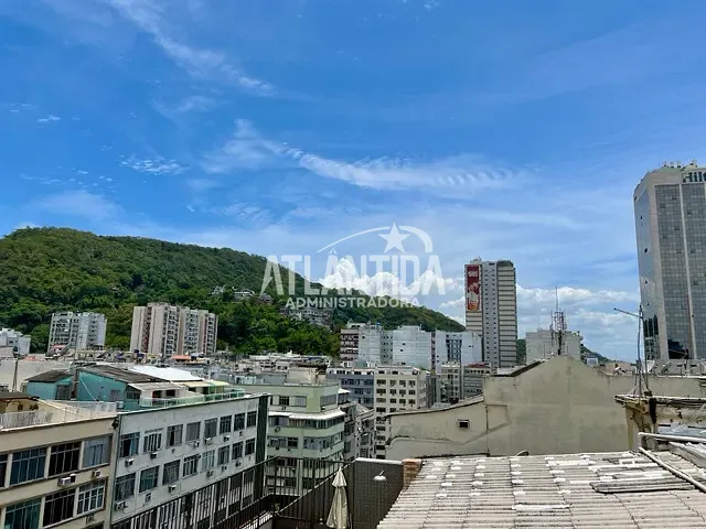 Apartamento com 95m² 2 quartos e 2 banheiros, à venda, no bairro Copacabana em Rio de Janeiro
