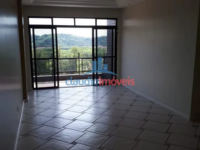 Apartamento à venda, no bairro Aterrado em Volta Redonda