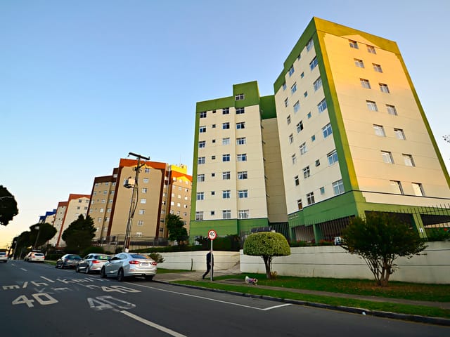 Foto do Apartamento - Apartamento semi-mobiliado no Hauer 3 quartos com portaria 24hrs, elevador e academia. | Auze Imóveis