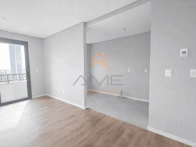 Apartamento 2 quartos e 2 banheiros, à venda ou para alugar, no bairro São Gonçalo em Pelotas
