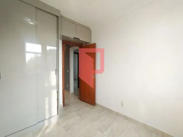 Apartamento com 77m² 3 quartos e 1 banheiro, para alugar, no bairro Califórnia em Belo Horizonte