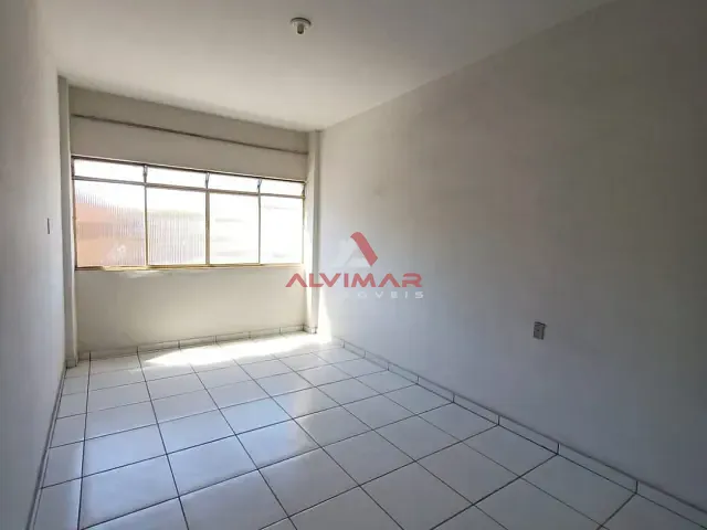 Apartamento 2 quartos e 1 banheiro, para alugar, no bairro Centro em Volta Redonda