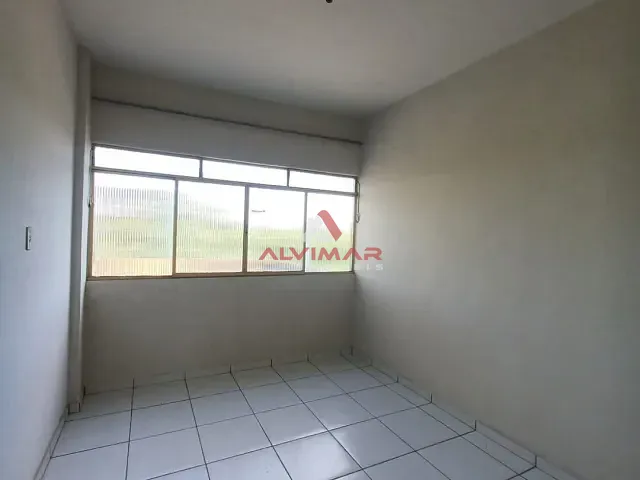 Apartamento 2 quartos e 1 banheiro, para alugar, no bairro Centro em Volta Redonda