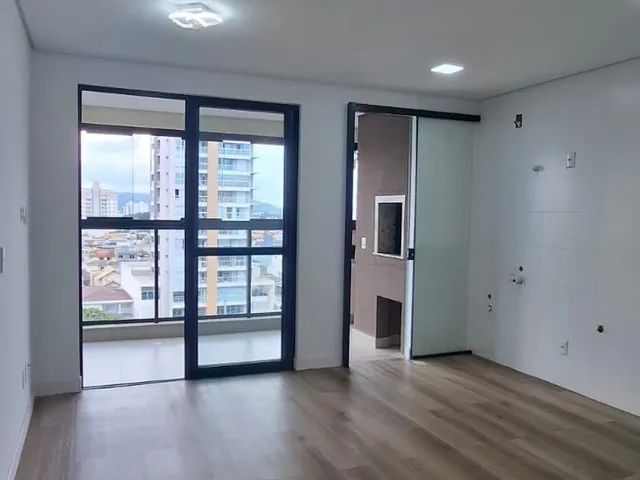 Apartamento 2 quartos e 1 banheiro, à venda, no bairro São João em Itajaí
