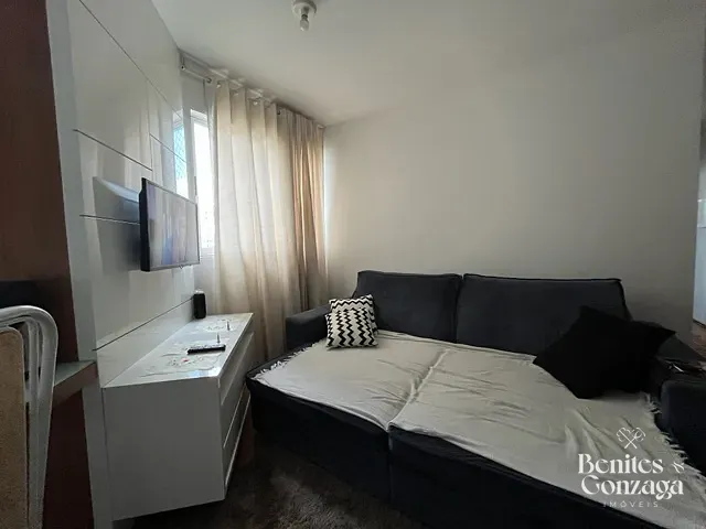 Apartamento 2 quartos e 1 banheiro, para alugar, no bairro Parque Industrial em Maringá