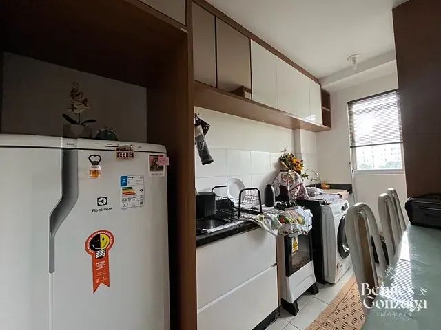 Apartamento 2 quartos e 1 banheiro, para alugar, no bairro Parque Industrial em Maringá