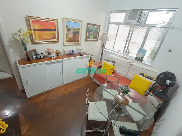 Apartamento 2 quartos e 2 banheiros, à venda, no bairro Laranjeiras em Rio de Janeiro