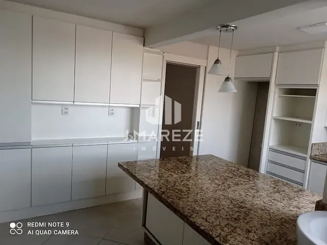 Apartamento 3 quartos e 2 banheiros, para alugar, no bairro Centro em Apucarana