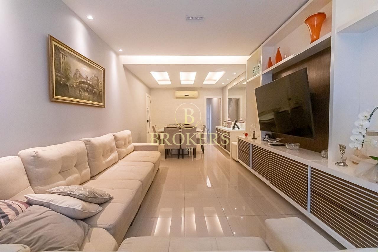 Apartamento à venda, Rua Miguel Lemos - Copacabana. Duplex modernizado, 3 quartos, sendo 1 suíte com closet,  2 vagas - 156 m².