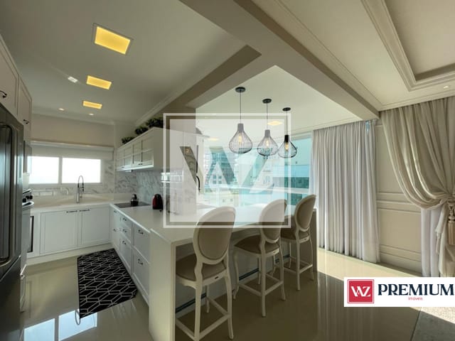 Apartamento com 212m² 3 quartos e 4 banheiros, à venda, no bairro Meia Praia em Itapema