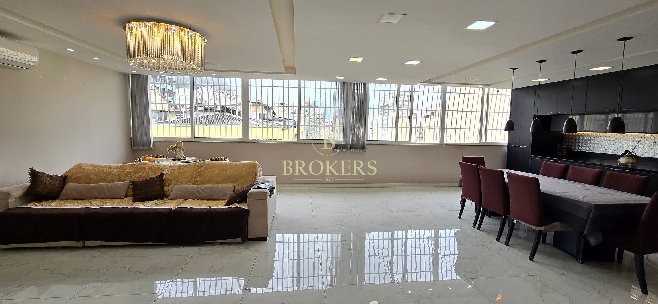 Apartamento espetacular, todo  modernizado à venda na Rua Figueiredo Magalhães, Copacabana, Rio de Janeiro.