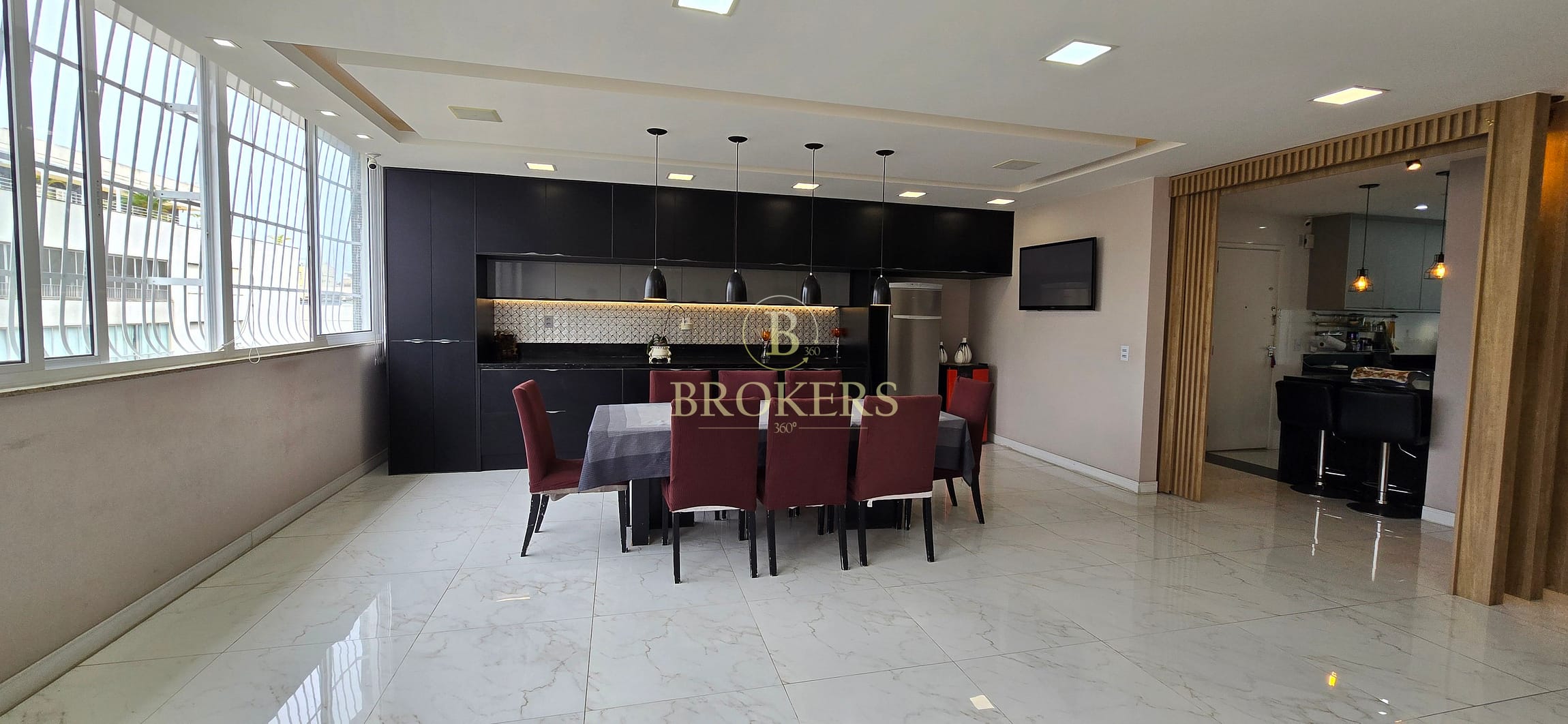 Apartamento espetacular, todo  modernizado à venda na Rua Figueiredo Magalhães, Copacabana, Rio de Janeiro.