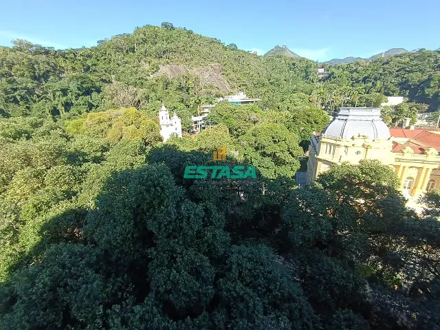 Apartamento 2 quartos e 2 banheiros, à venda, no bairro Laranjeiras em Rio de Janeiro