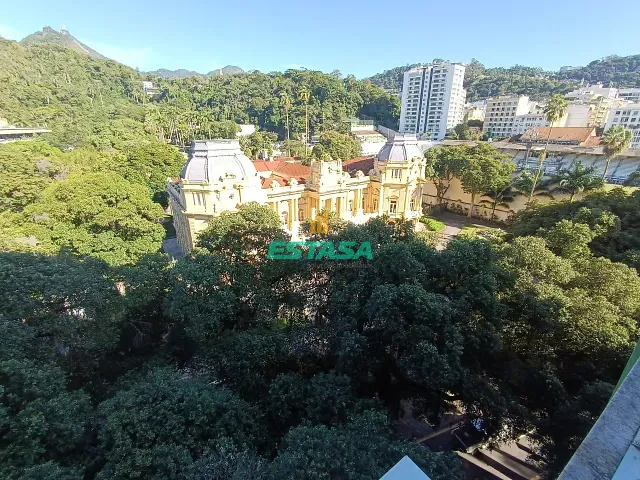 Apartamento 2 quartos e 2 banheiros, à venda, no bairro Laranjeiras em Rio de Janeiro