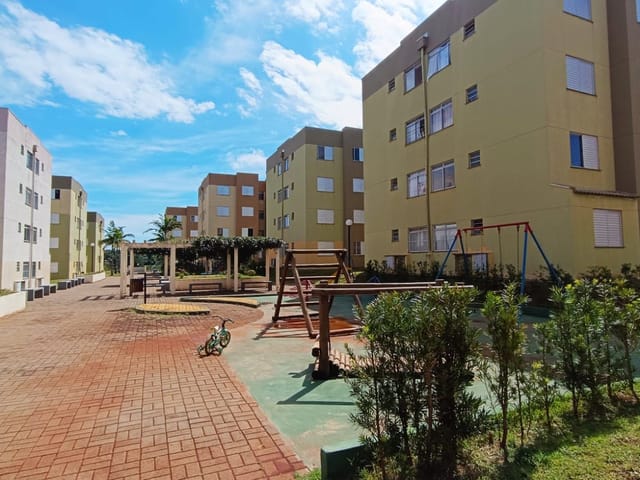 Apartamento 2 quartos e 1 banheiro, à venda, no bairro Jardim Monte Carlo em Rolândia