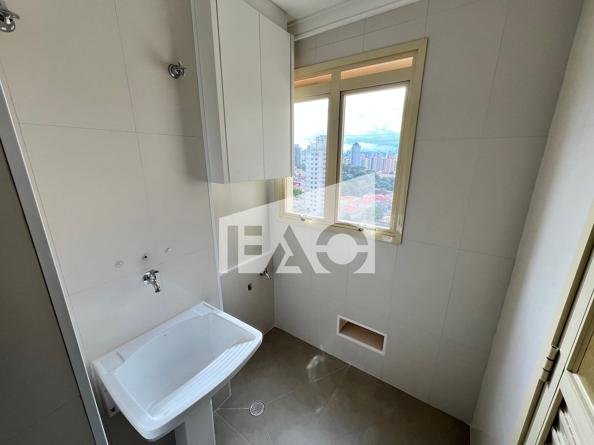 Apartamento para alugar com 2 quartos, 74m² - Foto 9