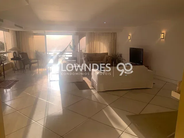 Apartamento com 210m² 3 quartos e 3 banheiros, à venda, no bairro Lagoa em Rio de Janeiro