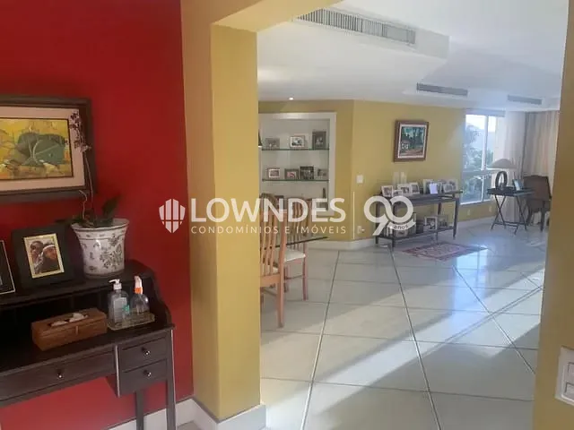 Apartamento com 210m² 3 quartos e 3 banheiros, à venda, no bairro Lagoa em Rio de Janeiro