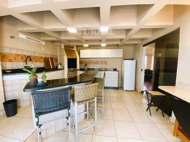 Apartamento com 421m² 5 quartos e 4 banheiros, à venda, no bairro Vitória em Londrina